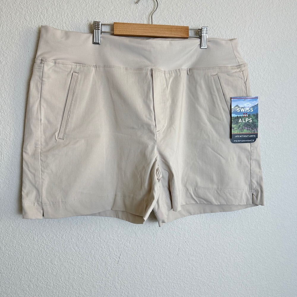 Swiss Alps Performance Women's Size XL Beige Hiking Shorts Comfort Stretch NEW